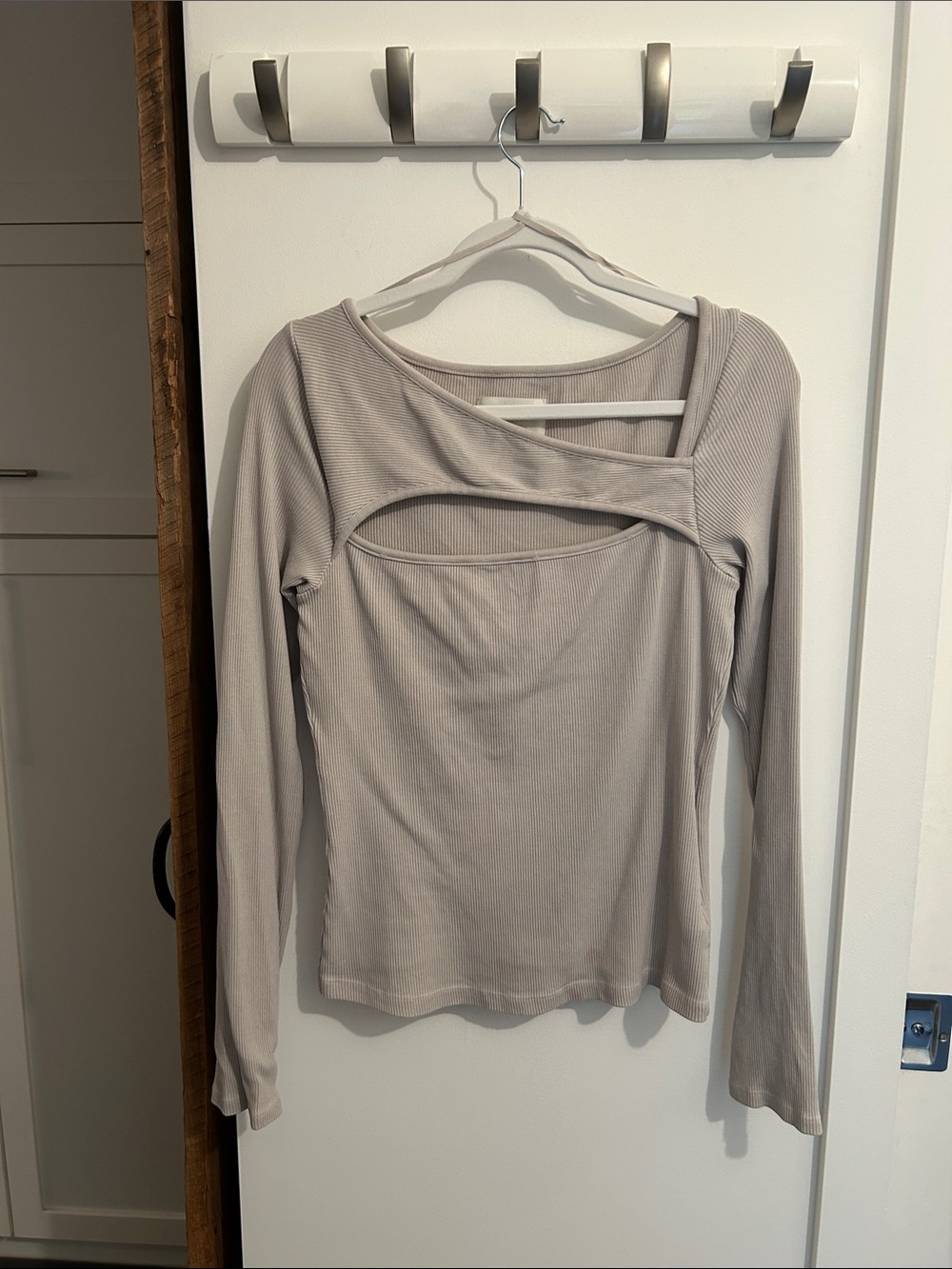 Citizens of Humanity, NWOT, XL, Long Sleeve Cutout Ribbed Top - Taupe